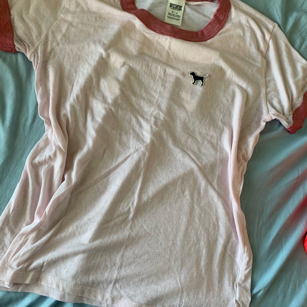 PINK Vs t-shirt